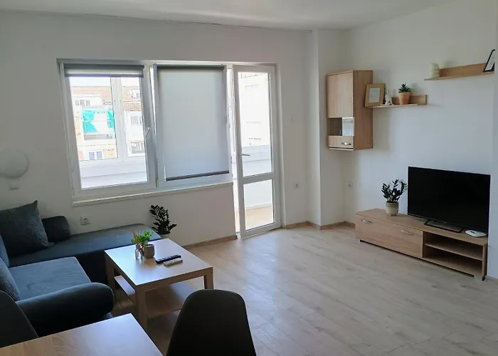 Апартамент васил левски 61 Бургас